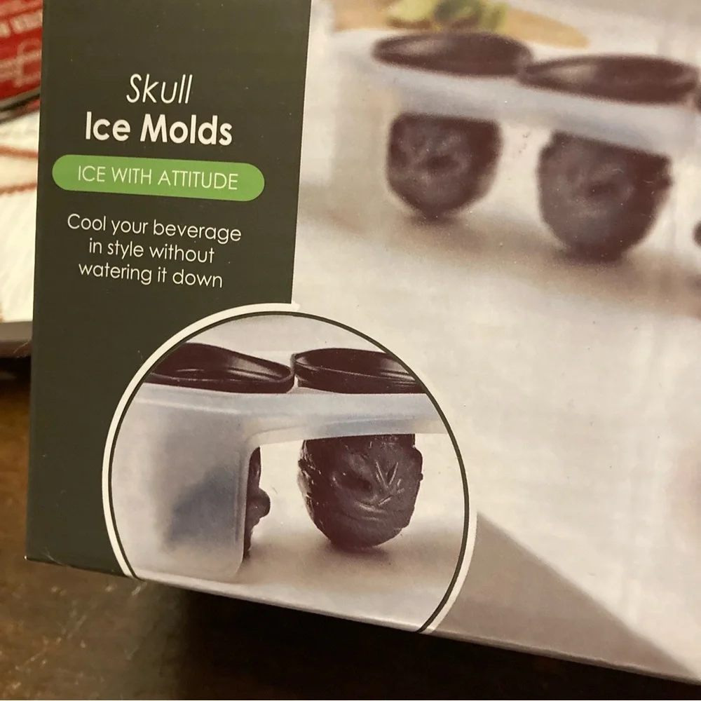 Skull Ice Mold Tray Silicone BPA FREE Dishwasher Safe Halloween Spooky Creepy